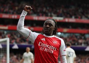 埃泽：水晶宫绝对是非常难对付的球队，今天进球后心情有些复杂