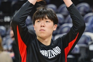 媒体人：杨瀚森不如早点去G联赛打球 现在这种情况没啥意思的