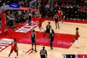 双星连线！阿门反击突破 申京侧面切入接球灌篮2+1