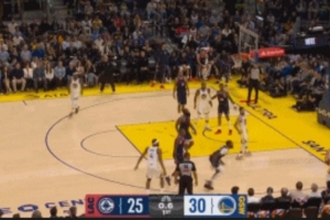 压哨止血！波杰姆斯基首节最后时刻命中底角三分