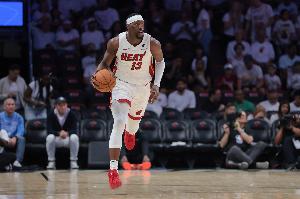 斯波：阿德巴约和队友攻坚克难 他的领导力在更衣室很重要