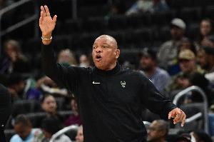 媒体人：对老里执教水平得重新定义了 雄鹿让东部竞争更有意思