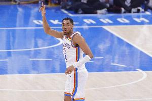 太铁了！阿隆-维金斯半场7中1&三分4中0仅拿4分3板1助