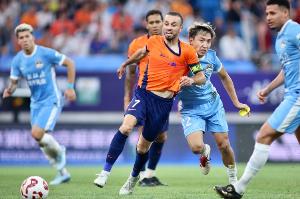 东体：中超实行跨年赛制是大势所趋，但却不能太着急