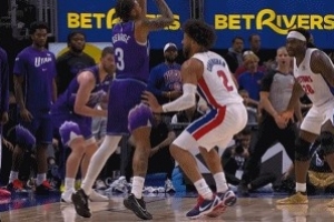 挑战成功！基昂特·乔治贴着CC出手三分吹进攻犯规&爵士挑战成功