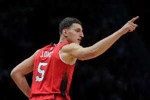 约基奇：不想给约维奇建议因为和他在不同队伍 他得听他们的教练