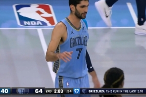 打残！阿尔达马三分助灰熊打出15-2攻击波 直接领先独行侠24分