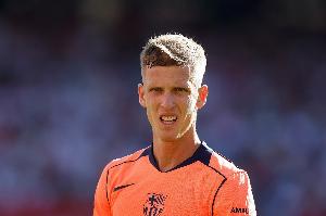 奥尔莫：莱万的表现对球队很重要 卡萨多感到肌肉有些问题