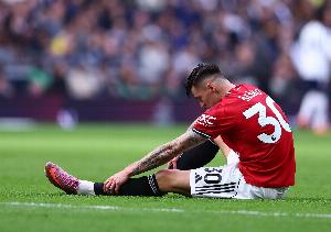 记者：舍什科不会前往国家队报到，伤情不严重但仍需接受评估