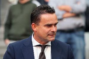 奥维马斯：我会留在安特卫普 阿贾克斯在滕哈赫之后经历了8名主帅