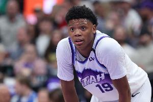 展示自己！5号秀贝利半场8中6&三分5中3高效砍下17分4篮板！