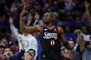 今天效率很低！马克西17中5得21分5板9助1断 罚球8中8