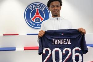 记者：巴黎17岁小将扬吉尔预计明夏离队，法兰克福依然希望签下他