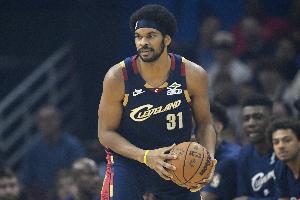 奋力反击！贾勒特·阿伦强攻得手 骑士轰出15-4扳平比分