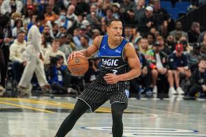 你得保持住！贝恩半场7中4&3罚全中拿到12分4板3助