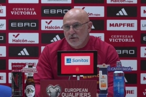 德拉富恩特：希望像10西班牙般载入史册，现在这批球员能创造历史