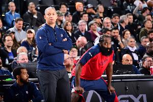 洛杉矶华佗队易主？船记转发莱夫利复出：这就是现在的快船