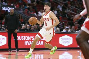 乌度卡：谢泼德是个极其顽强的球员 我们都希望他打出强硬表现