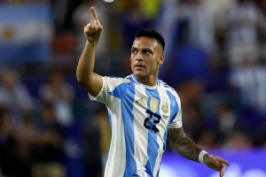 劳塔罗以36球超越克雷斯波，位列阿根廷队史射手榜第四位