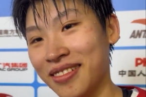 陈明伶谈防四川内线：毕竟妈没给你生2米高 在网上看咋防鲨鱼文班