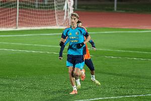 TA：赫伊森在国家队期间腹股沟不适 将接受检查