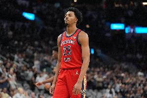 尽力了！墨菲21中13空砍35分5板1断 5失误