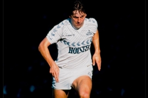 热刺旧将加尔文患中风目前处于康复期，俱乐部为其送上祝福