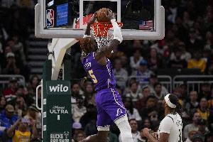 场均16.2分8.4板！里夫斯谈艾顿活力：他简直兴奋到爆